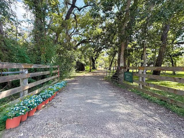 209 River, Angleton TX 77515
