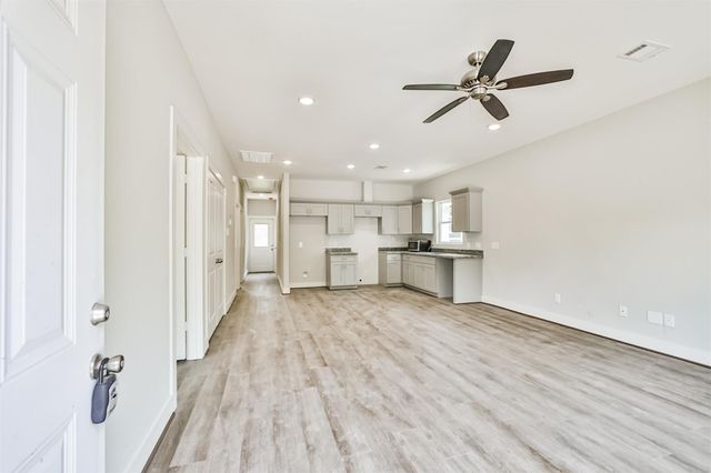 420 Ave B, La Marque, TX, 77564