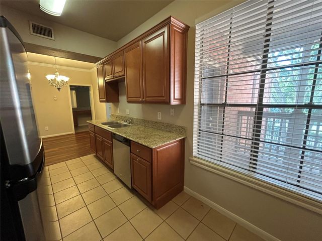  2255 Braeswood Park Dr #218, Houston, TX 77030