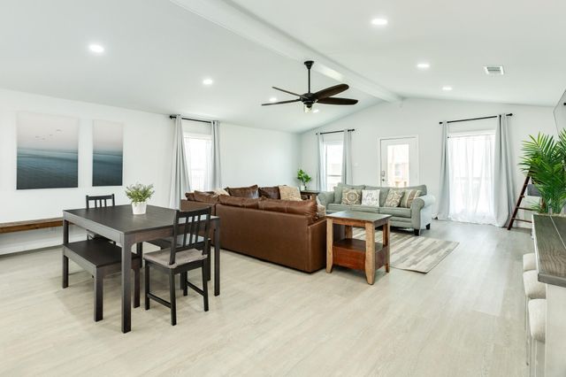  315 Seashell Dr, Surfside Beach, TX 77541
