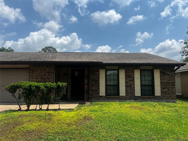  8110 Enchanted Forest Dr, Houston, TX 77088