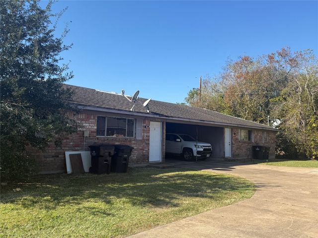 610 County Road 157, Alvin, TX, 77511