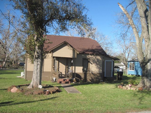  410 W Centre St, Brazoria, TX 77422