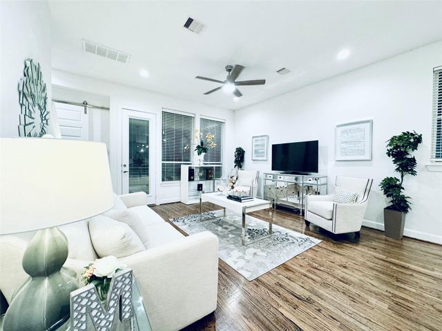 2717 Clinton, Houston, TX, 77020