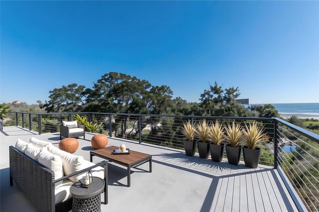  637 Bay Vista Dr, Seabrook, TX 77586