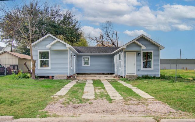 114 Iowa, La Porte, TX, 77571