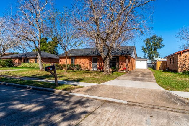 213 Bastrop, Angleton, TX, 77515