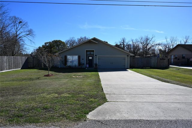 1220 FAIRGROUND LN, Angleton, TX, 77515