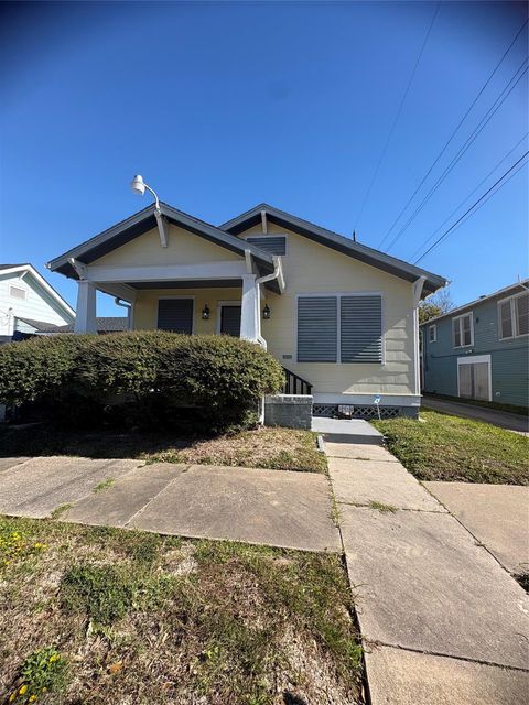 1910 48th, Galveston, TX, 77551