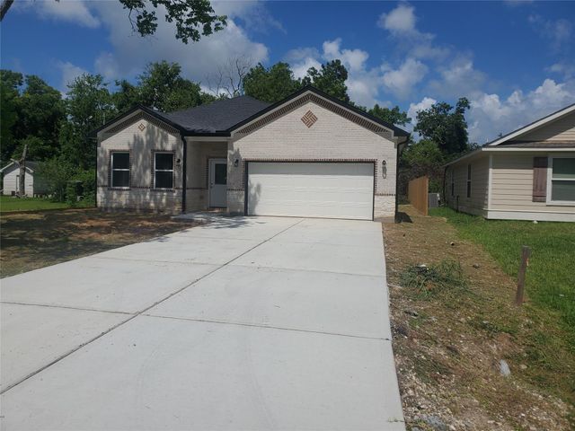 105 Algeria, Texas City, TX, 77591