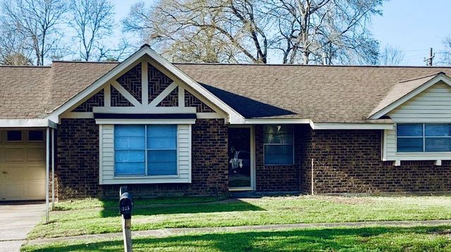 225 Crest Hill, Conroe, TX, 77301