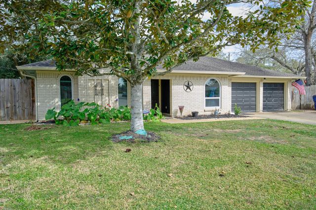 729 Newman, Angleton, TX, 77515