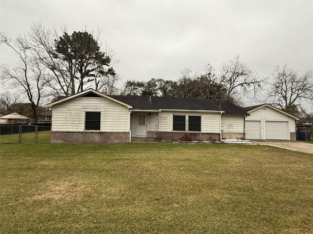 130 Phillips, Angleton, TX, 77515