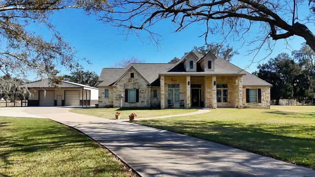 726 Stallion, Angleton, TX, 77515
