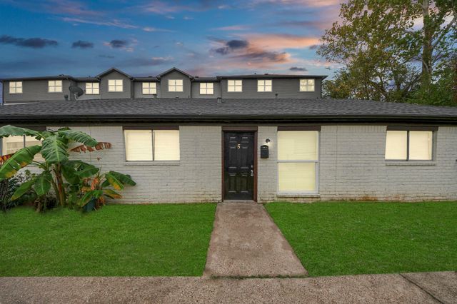 1736 Crestdale, Houston, TX, 77080