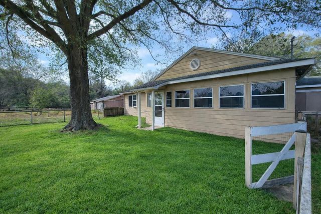  350 Robbie Lee Rd, Magnolia, TX 77354