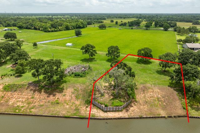4 County Road 344, Sweeny, TX, 77480