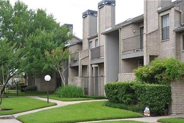 10811 Richmond, Houston, TX, 77042