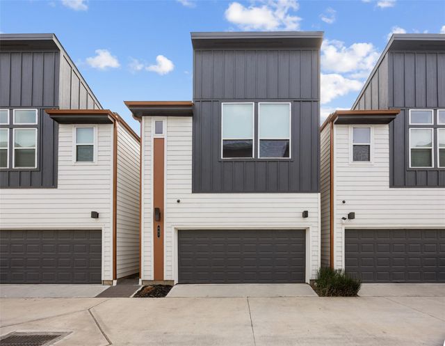 807 N Emile St — Emile District