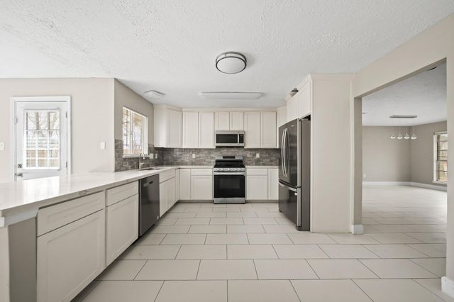 7010 Pembrough, Katy, TX, 77494
