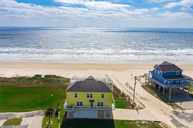  804 Eastview, Crystal Beach, TX 77650