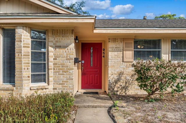 954 Chamboard, Houston, TX, 77018