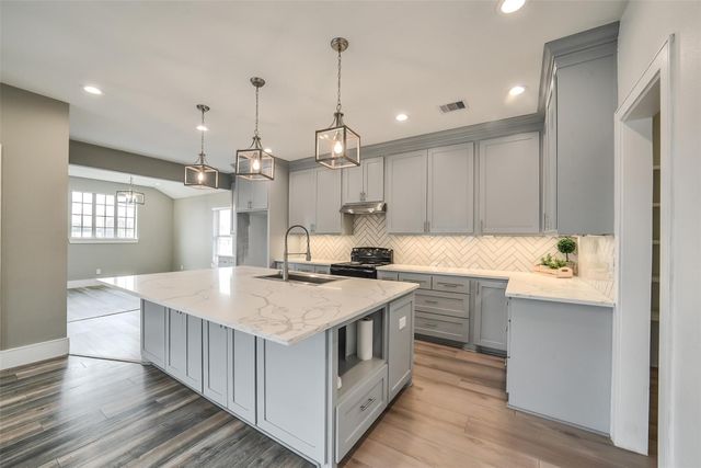 1025 Arizona, Cleveland, TX, 77327