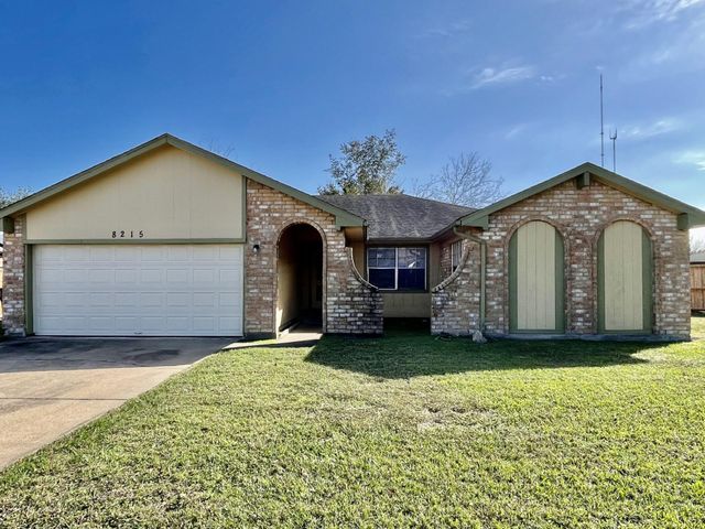  8215 Quail Hills Dr, Houston, TX 77489