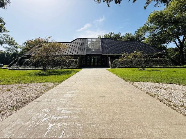  1504 Half Moon Dr, Wharton, TX 77488