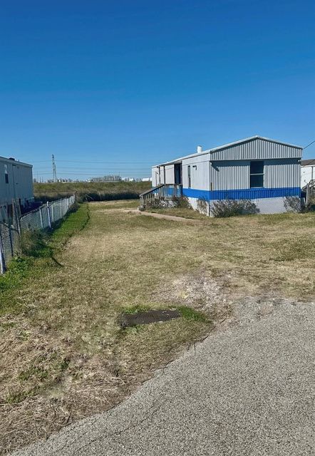 2529 Mcdonald, Oyster Creek, TX, 77541