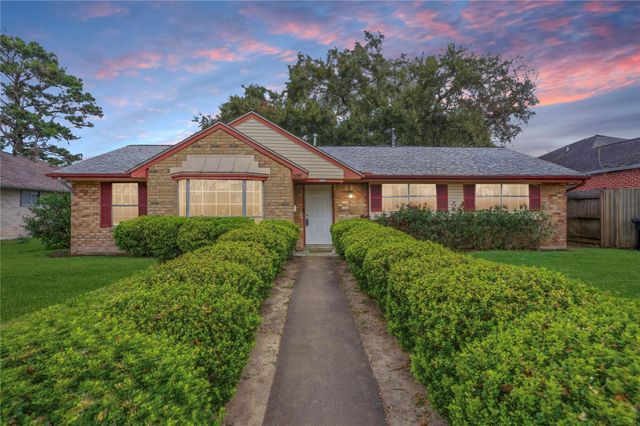 8307 Coastway Ln — Gulf Meadows Sec 03