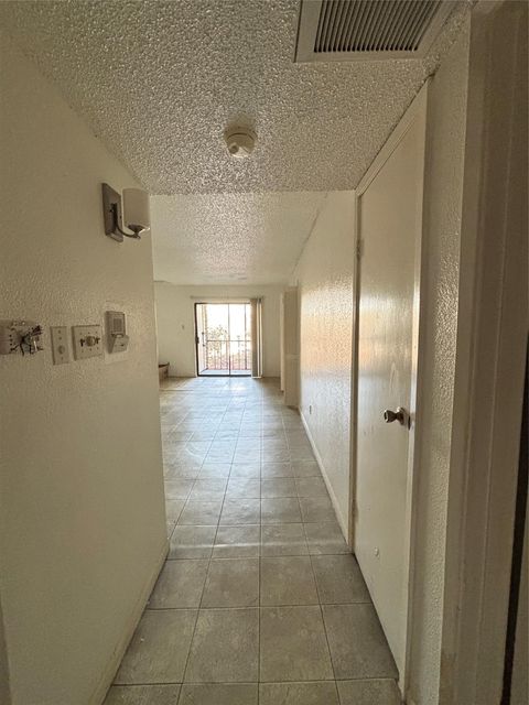 10110 Forum West, Houston, TX 77036