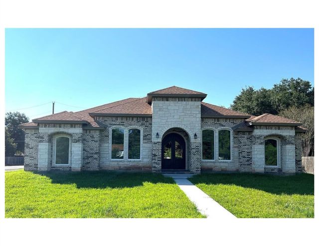  2832 Golden Avenue Ave, Bay City, TX 77414