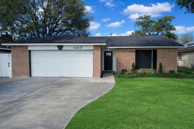 1017 Crossing, Angleton, TX, 77515