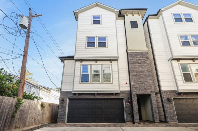 912 Yale St D — Villas/Yale Square