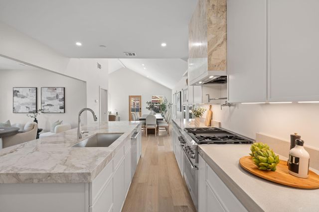 1011 Cottage, Houston, TX, 77009