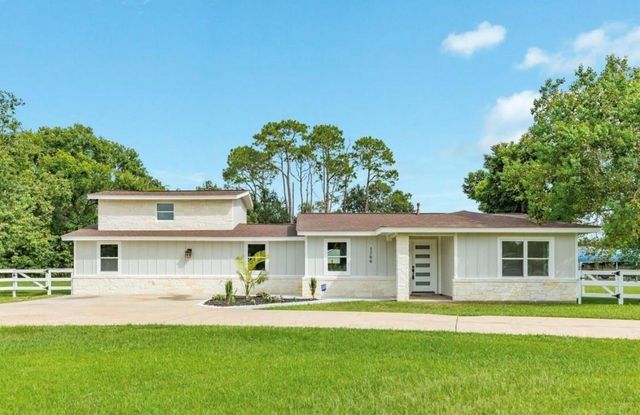 1200 Gifford, Angleton, TX, 77515