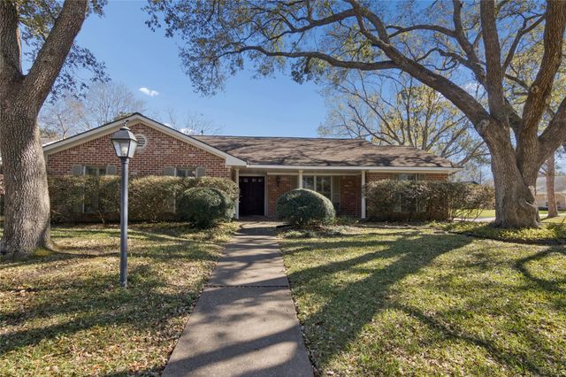 18335 Hereford, Nassau Bay, TX, 77058
