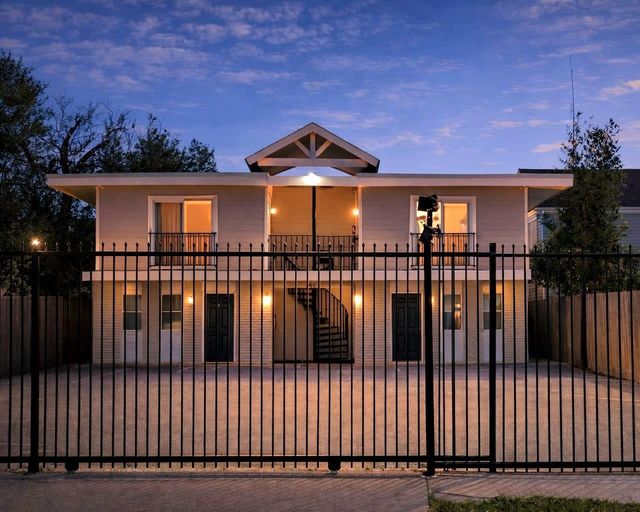  1421 Marshall St, Houston, TX 77006