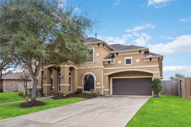  13104 Southern Manor Dr, Pearland, TX 77584