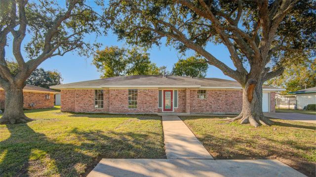3416 Walnut, Bay City, TX, 77414