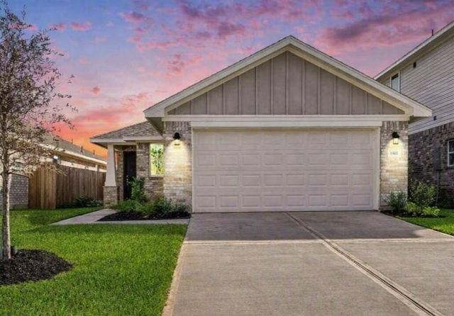 4401 West Bayou Maison Cir, Dickinson, TX 77539