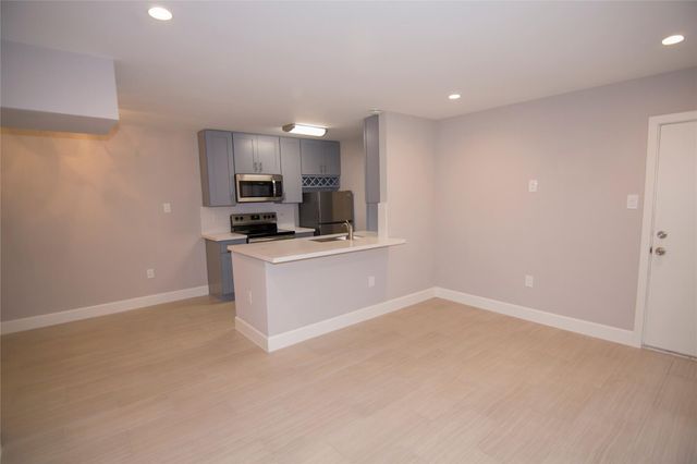 2201 Fountain View, Houston, TX, 77057