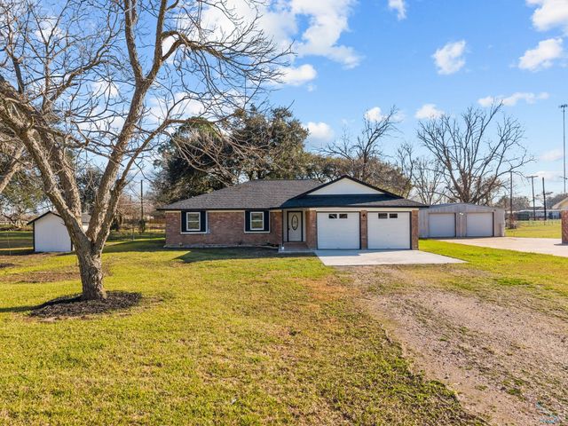 426 County Road 243, Angleton, TX, 77515