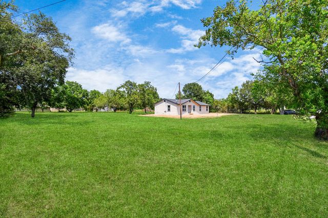 1030 San Felipe, Sealy, TX, 77474