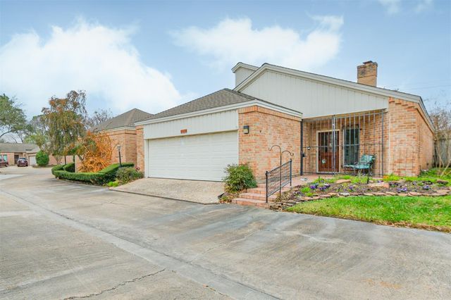 11139 Riverview Way — Lakeside Townhouses