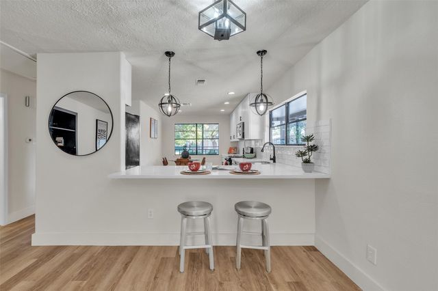  5502 Hewitt Dr Dr, Houston, TX 77092