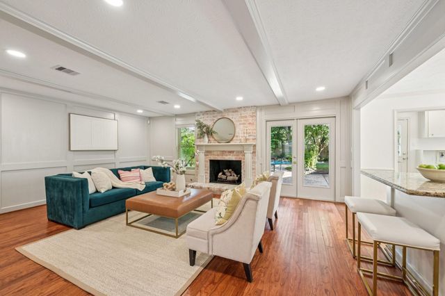 11003 Overbrook Ln — Lakeside Estates