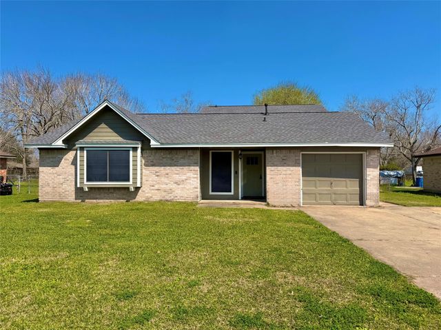 1415 Avenue E, Danbury, TX, 77534
