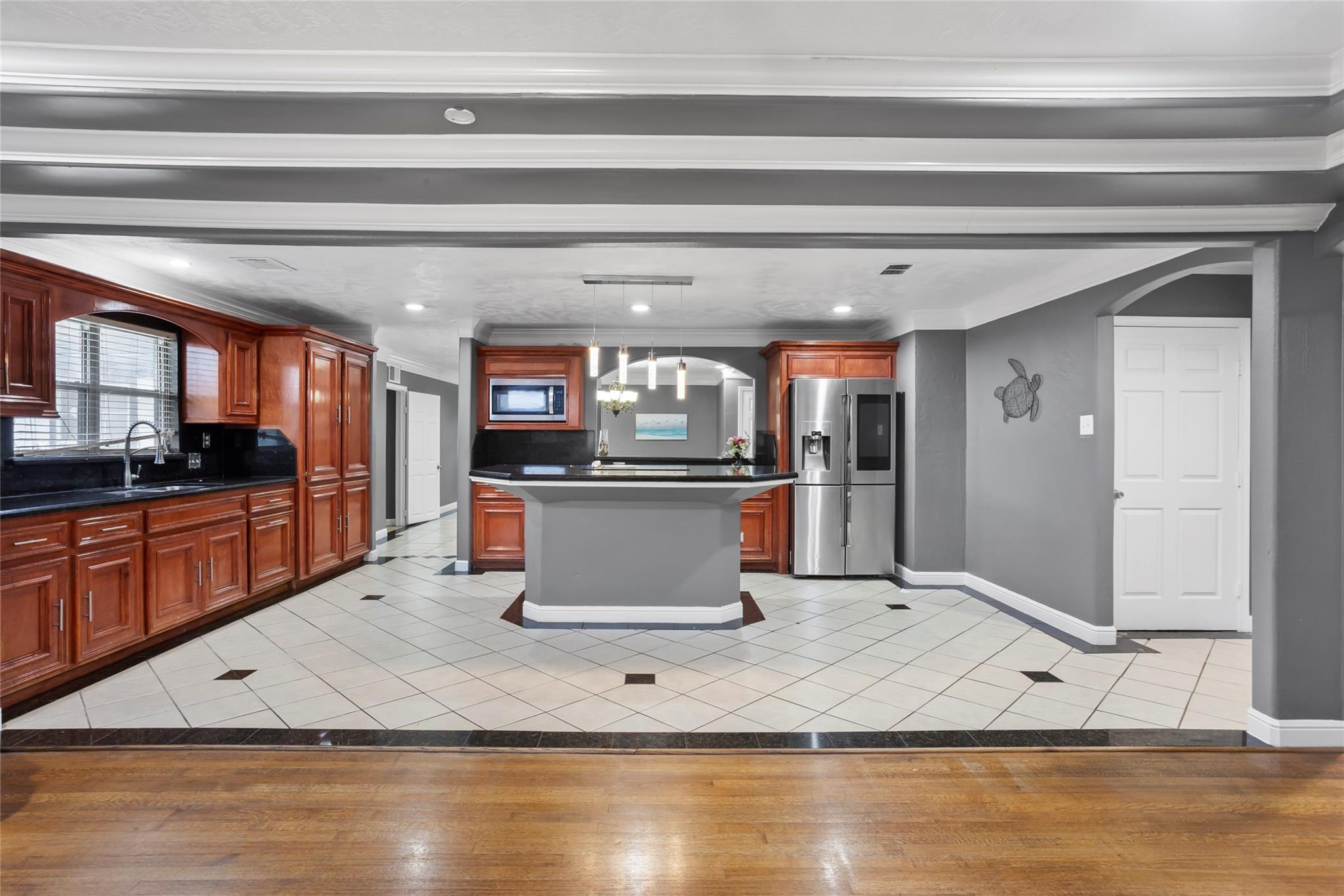 8406 Glen Valley Dr
